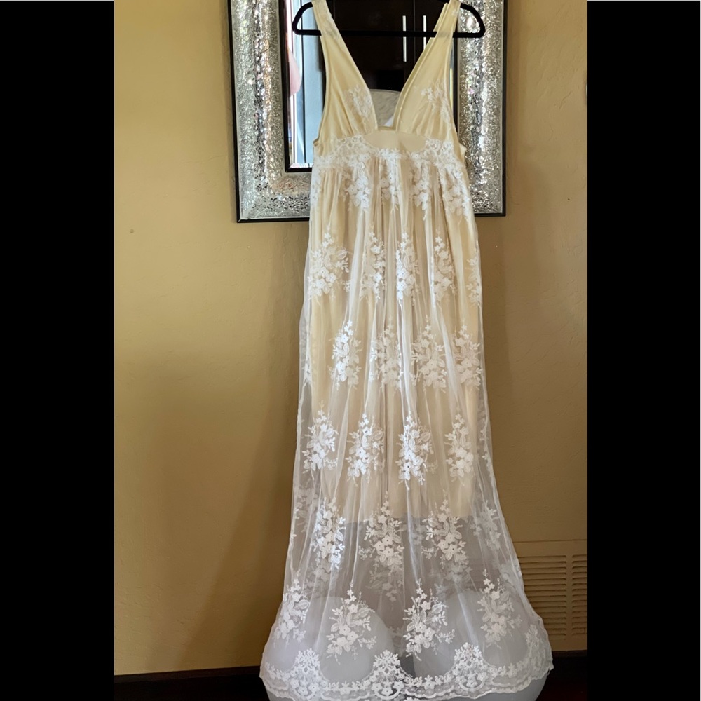 Romantic Eyelash Lace Bone White Maxi Gown Dress - Picture 4 of 10